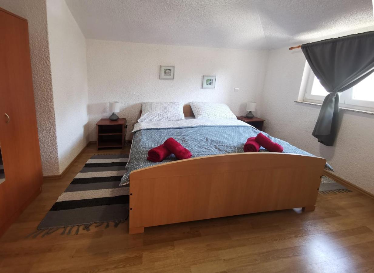 Apartman Luna Sveti Lovreč Pazenatički Exteriör bild