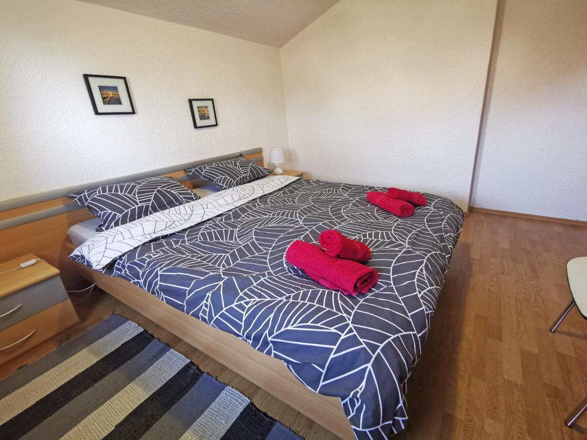 Apartman Luna Sveti Lovreč Pazenatički Exteriör bild