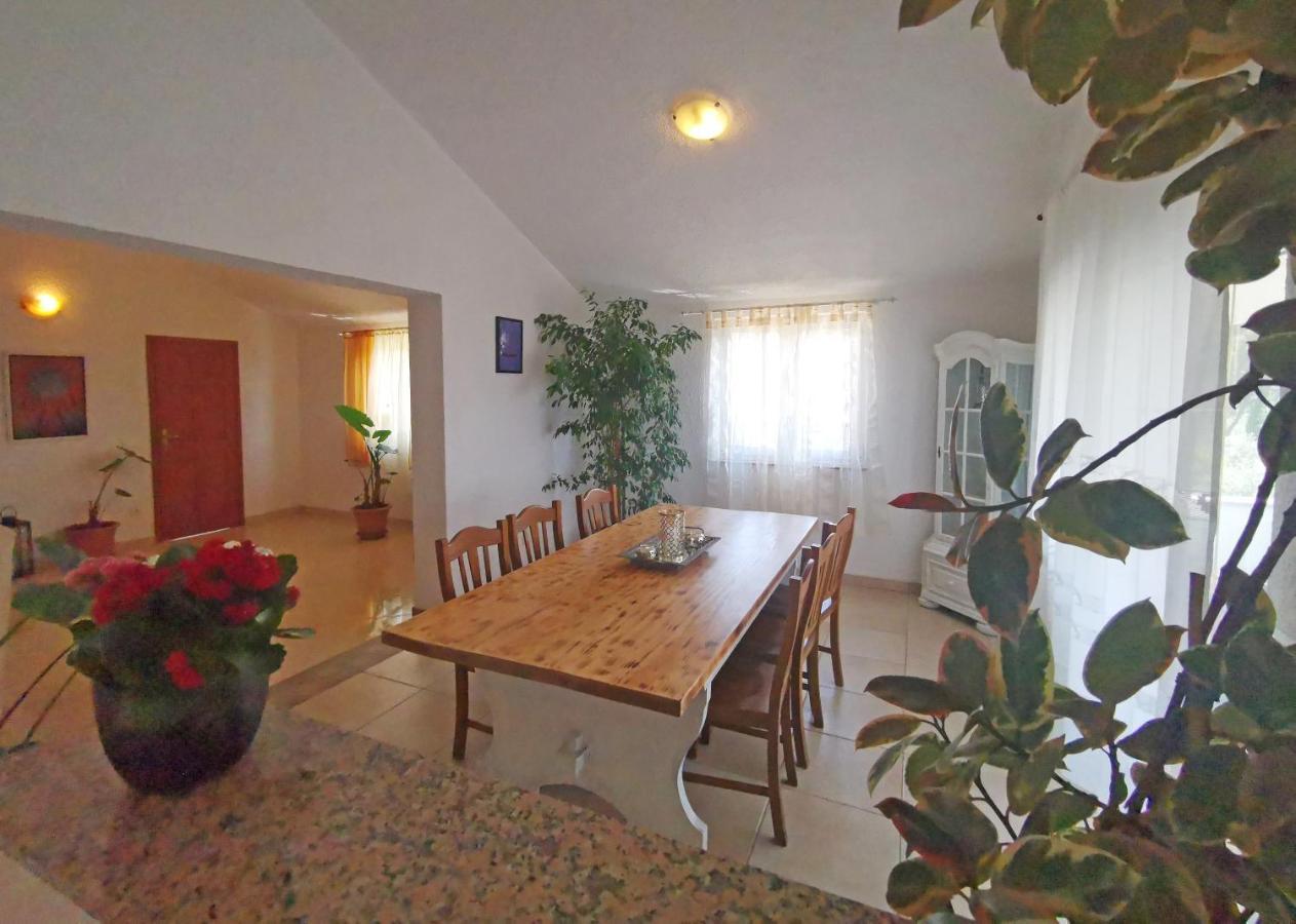 Apartman Luna Sveti Lovreč Pazenatički Exteriör bild