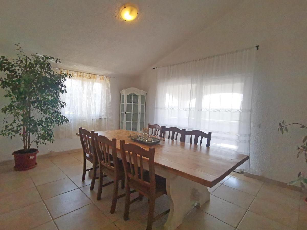Apartman Luna Sveti Lovreč Pazenatički Exteriör bild